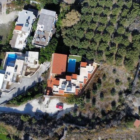 Villa Georgia 卡莱维斯 外观 照片