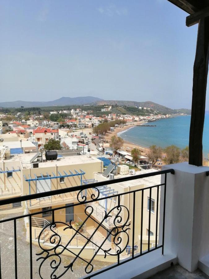 Villa Georgia 卡莱维斯 外观 照片