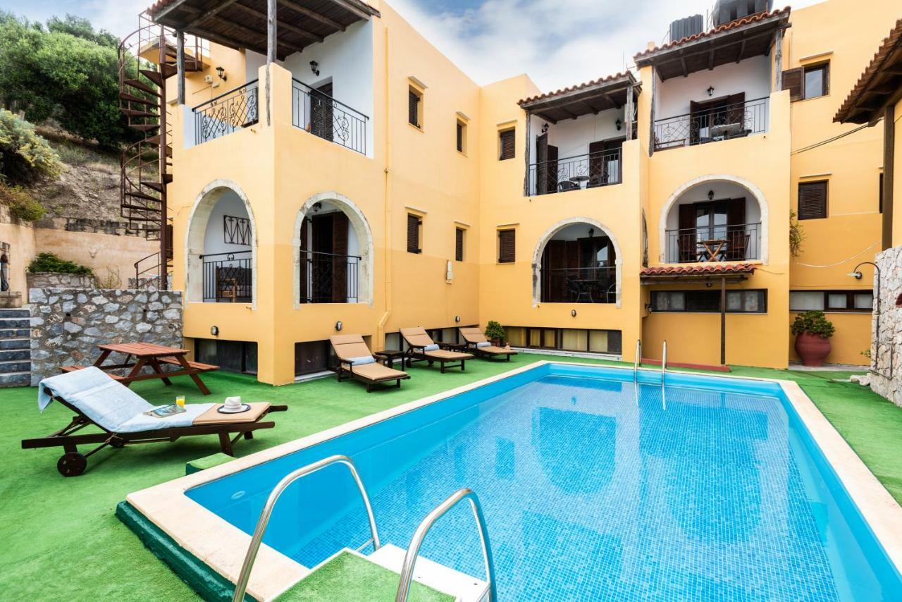 Villa Georgia 卡莱维斯 外观 照片